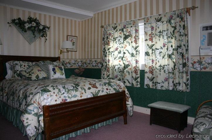 Augustus Bove House Bed & Breakfast Naples Room photo